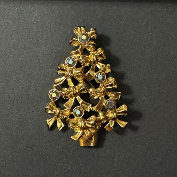 Vintage Avon Christmas Tree Brooch Pin Gold Tone Bows Iridescent Rhinestones - Picture 2 of 8